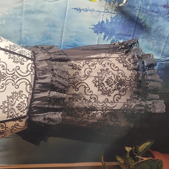 Victoria's Secret Lingerie Chemise Top - Picture 5 of 9